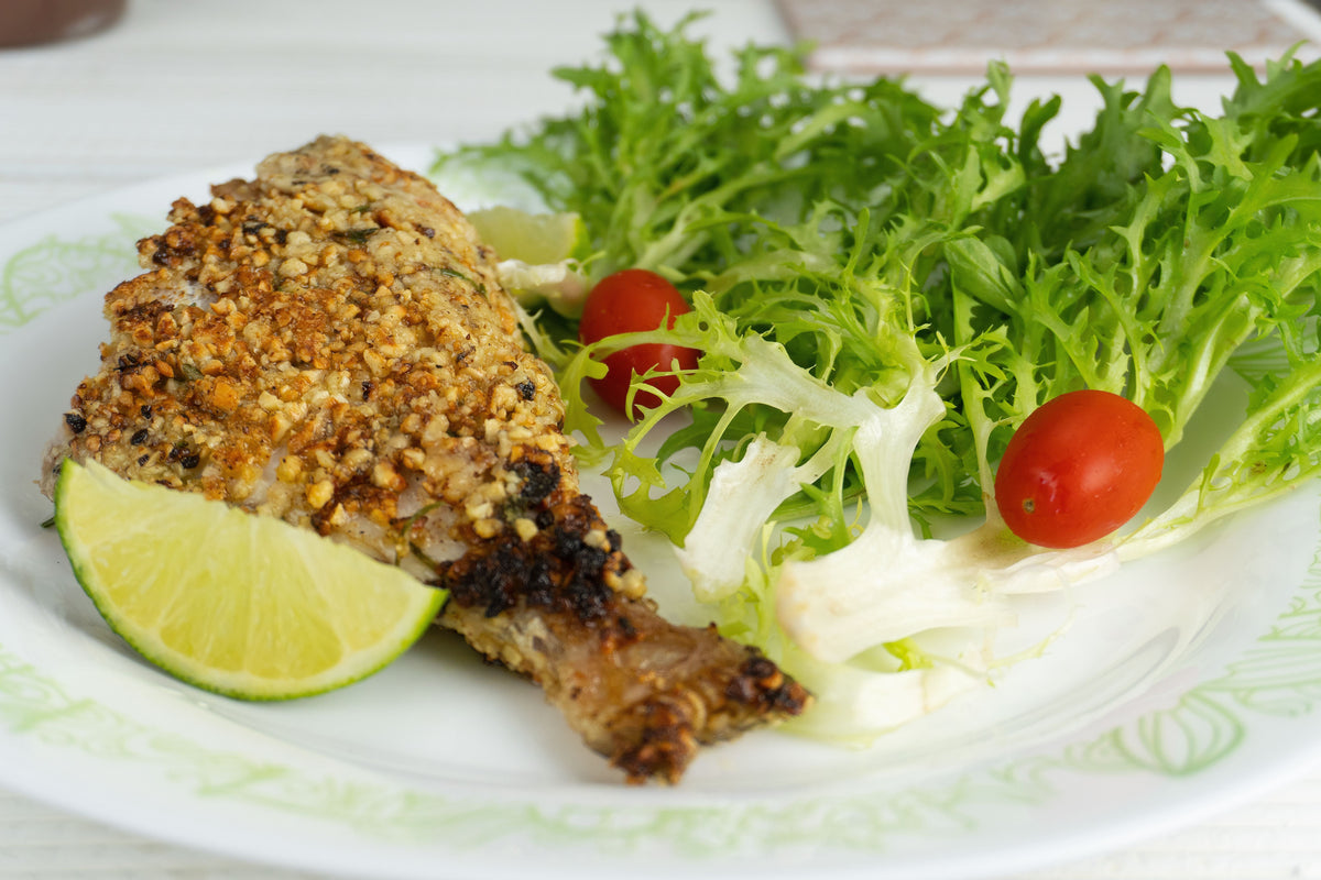 Peixe Grelhado com Crosta de Castanha de Caju e Ervas