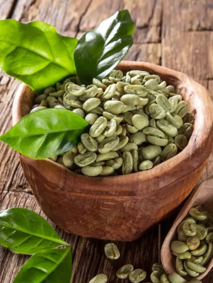 Grãos de café verde, ingrediente das cápsulas de laranja moro da Desinchá.